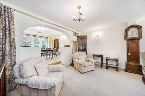 3 bedroom detached house for sale, Elizabeth Gardens, Sunbury-On-Thames TW16