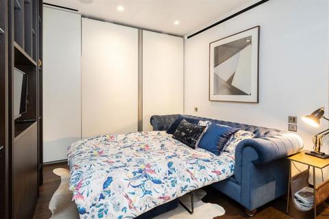 undefined, Kings Gate Walk, London SW1E