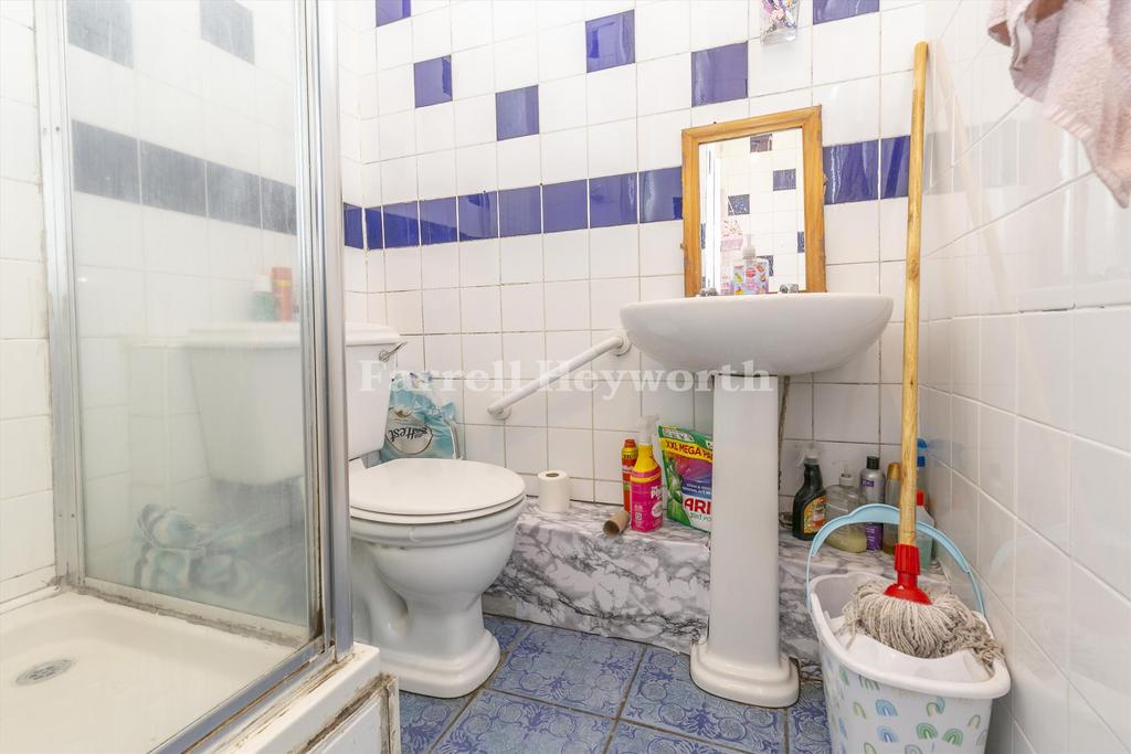 Shower room 3
