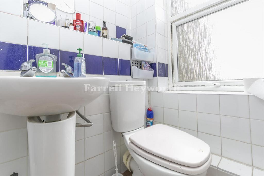 Shower room 2