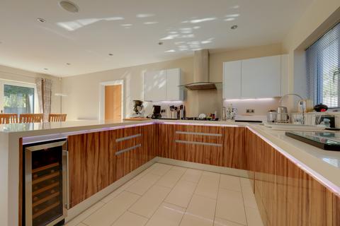 5 bedroom detached house for sale, Folders Lane, Burgess Hill, RH15
