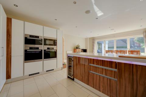 5 bedroom detached house for sale, Folders Lane, Burgess Hill, RH15