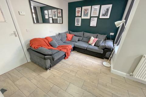 6 bedroom terraced house to rent, Albert Edward Road, L7 8RZ,
