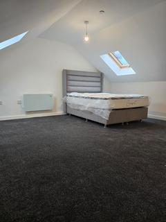 1 bedroom in a house share to rent, Mariner Street, Swansea SA1