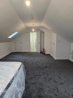 1 bedroom in a house share to rent, Mariner Street, Swansea SA1