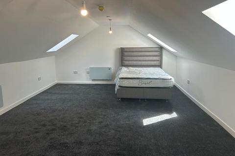 1 bedroom in a house share to rent, Mariner Street, Swansea SA1