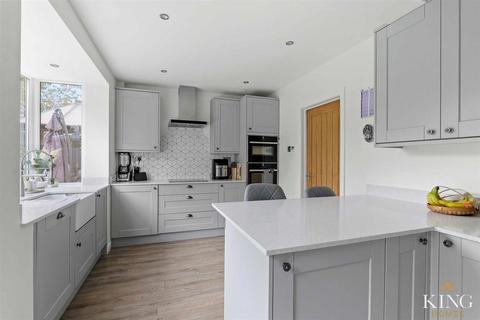 undefined, Birmingham Road, Mappleborough Green, B80 7BL