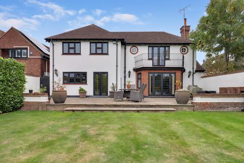 undefined, The Broadway, Thorpe Bay SS1