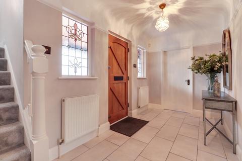 undefined, The Broadway, Thorpe Bay SS1