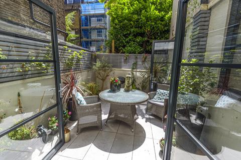 3 bedroom apartment for sale, Clifton Gardens, Little Venice, London, W9