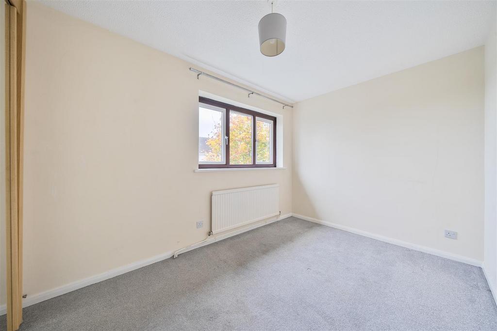 Elizabeth Close Bed 1.jpg