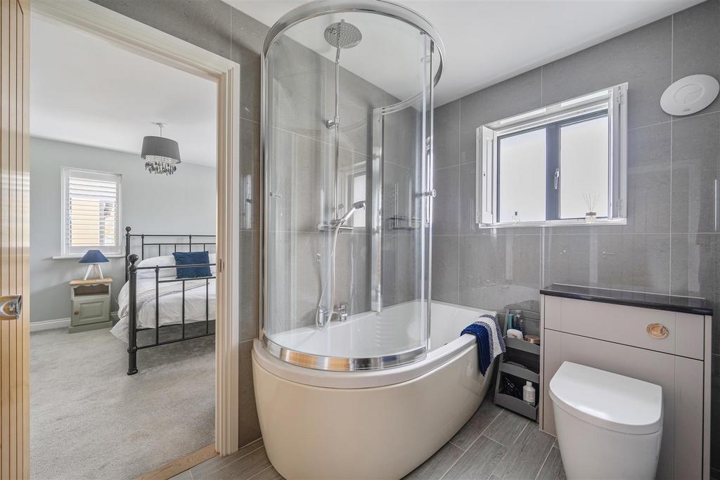 Jack & Jill Family Bathroom