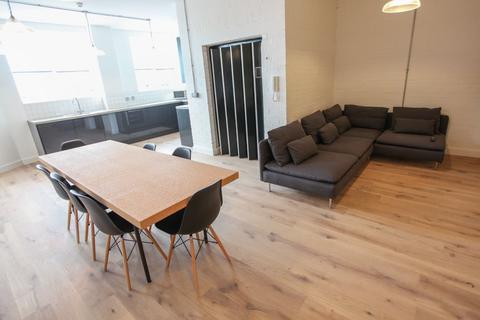 7 bedroom flat to rent, Kempston Street, L3 8HE,