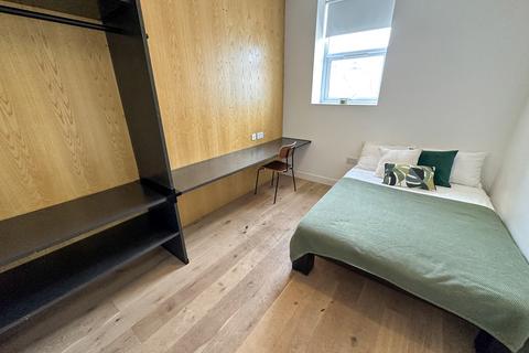 undefined, Kempston Street, L3 8HE,
