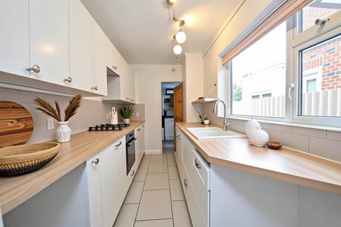 2 bedroom terraced house to rent, Hughenden Road, Norwich NR1