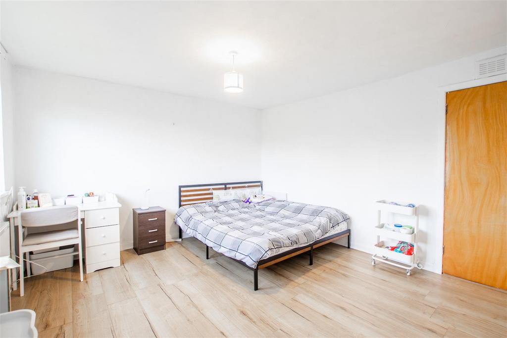 Bedroom.one.jpg