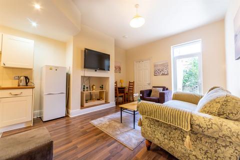 3 bedroom flat to rent, £105pppw - Rothbury Terrace, Heaton NE6