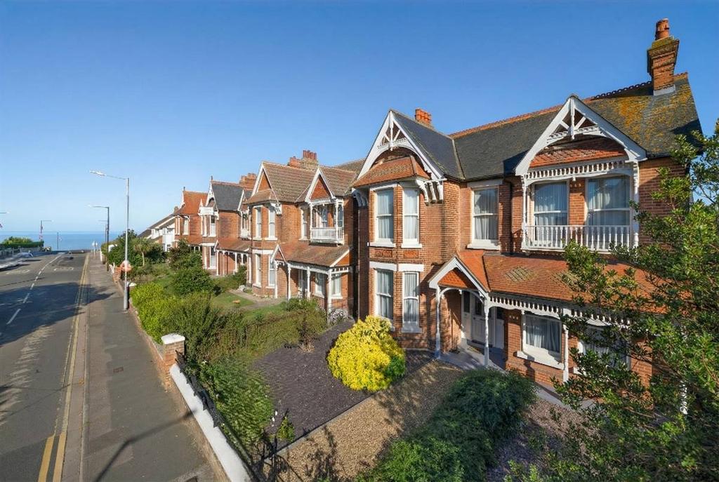 Canterbury Road, Herne Bay 4 bed detached house for sale - £775,000