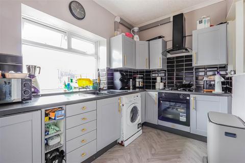 4 bedroom terraced house for sale, Rectory Road, Barry