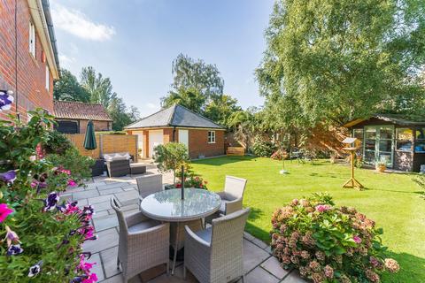 4 bedroom detached house for sale, Admirals Garden, Hingham