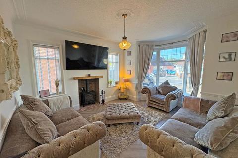 3 bedroom detached house for sale, Drummond Road, Skegness, Lincolnshire, PE25 3BU