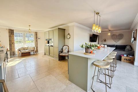 4 bedroom detached house for sale, Station Road, Abergavenny NP7
