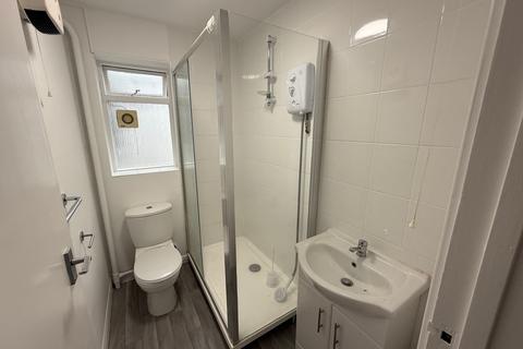 Studio to rent, Norfolk Square, Brighton BN1