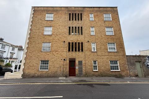Studio to rent, Norfolk Square, Brighton BN1