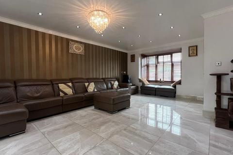 undefined, Coopers Row, Iver, SL0 0HP