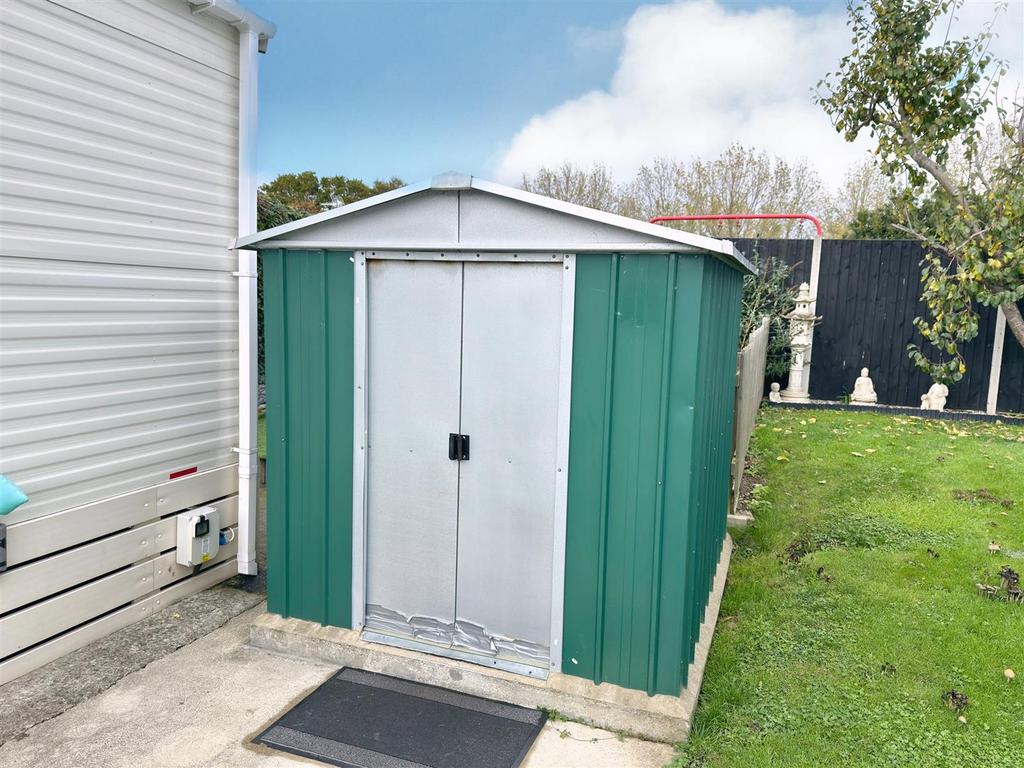 Shed.jpg