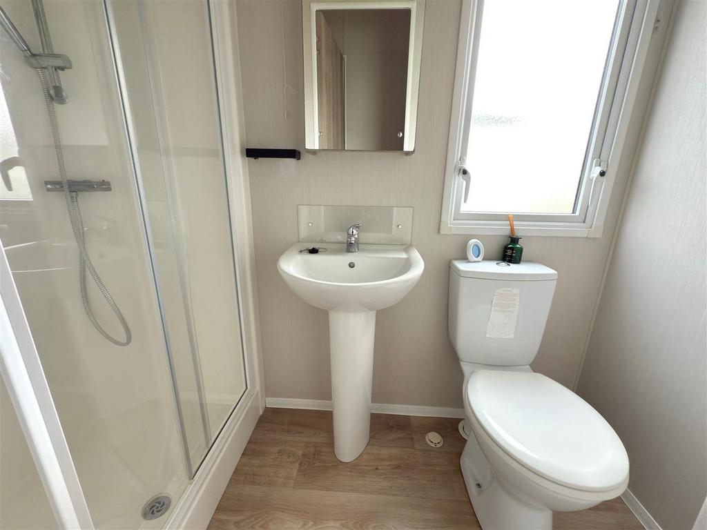 Main Shower Room.jpg