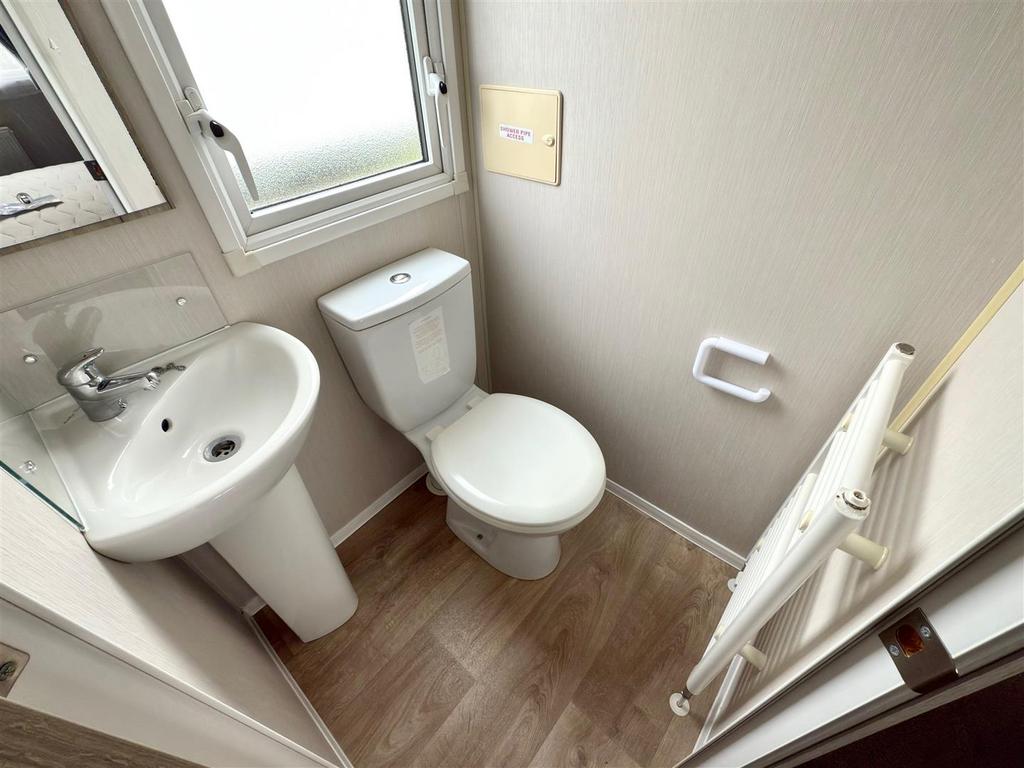 EN SUITE WC.jpg