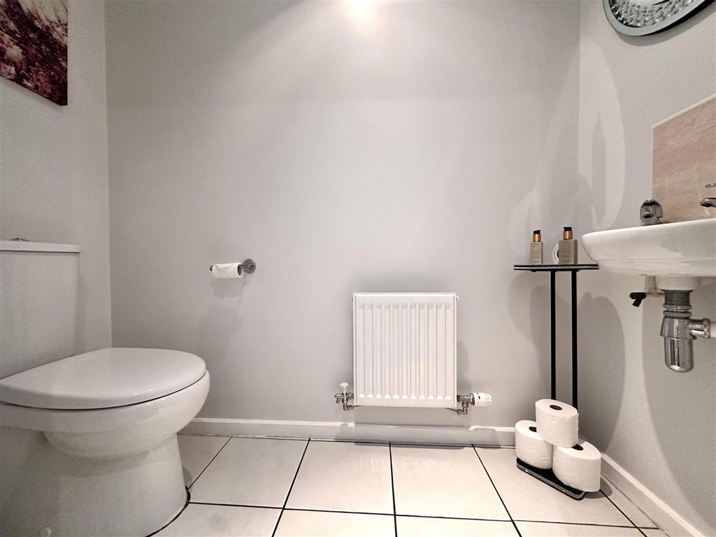 Ground Floor W.C 482