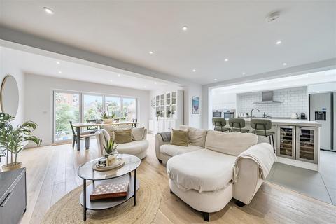 undefined, Geneva Road, Kingston Upon Thames