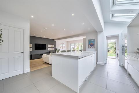 undefined, Geneva Road, Kingston Upon Thames