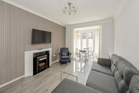 Holland Park Avenue, London, W11