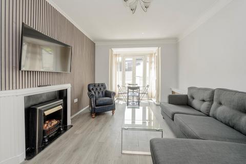 1 bedroom flat for sale, Holland Park Avenue, London, W11