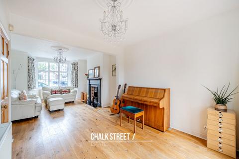 3 bedroom semi-detached house for sale, Highview Gardens, Upminster, RM14