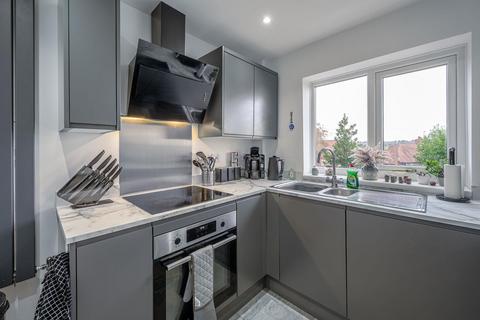 3 bedroom semi-detached house for sale, Arundel Road, Stourbridge, DY8 5EQ