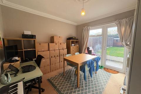 3 bedroom house to rent, Sevenoaks Road, Brockley, London, SE4