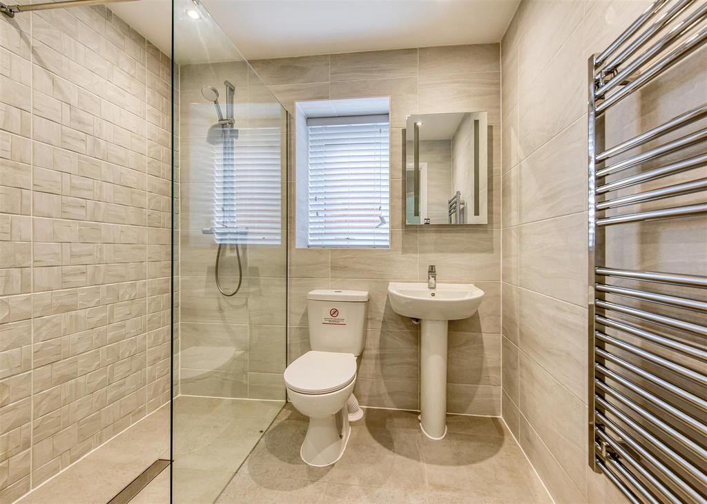 11 Leeveson Drive-1.jpg