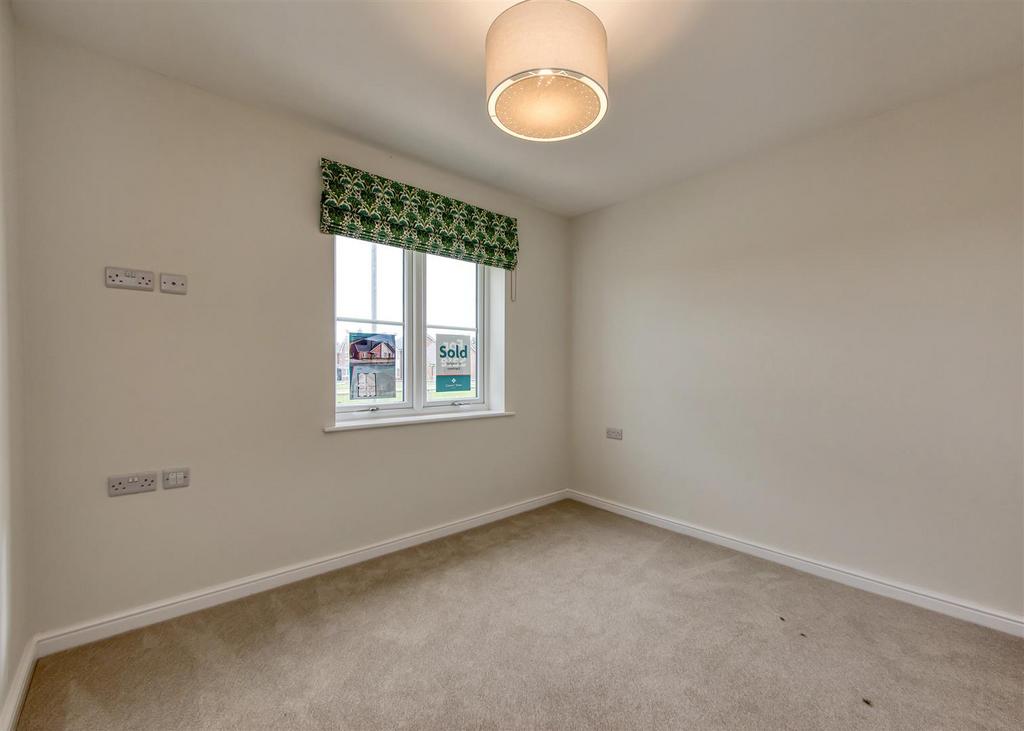 11 Leeveson Drive-5.jpg