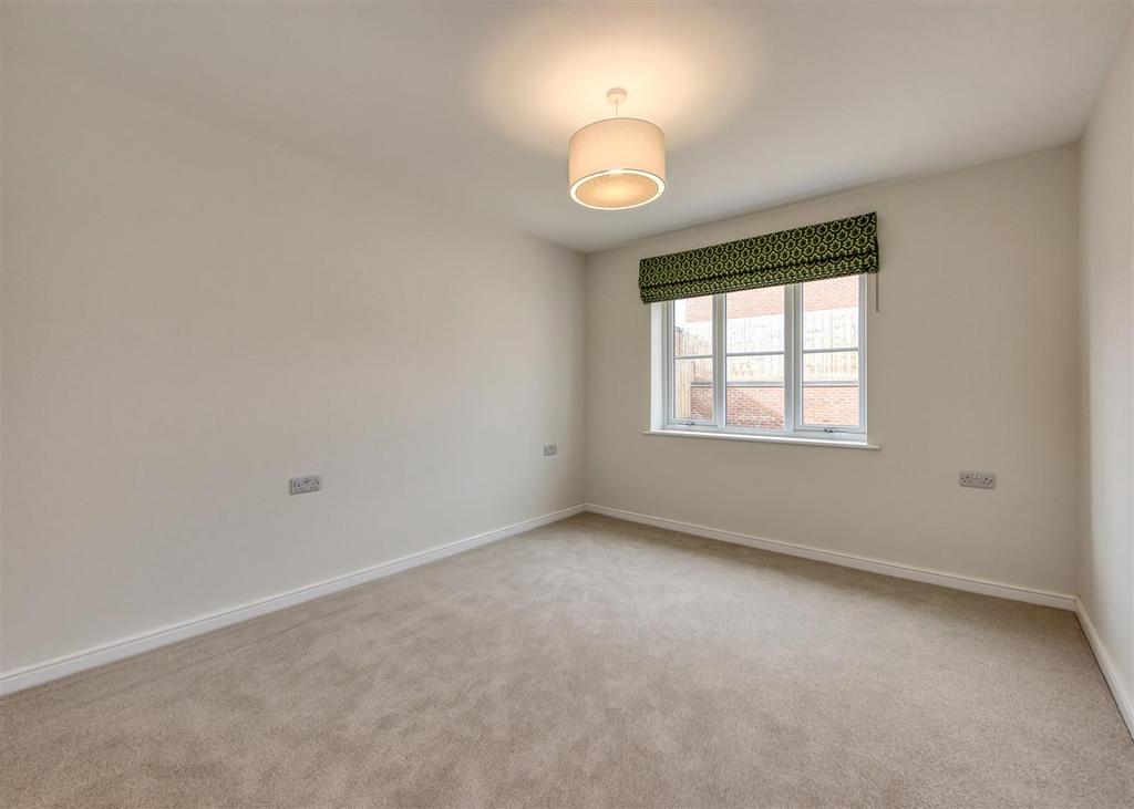 11 Leeveson Drive-2.jpg