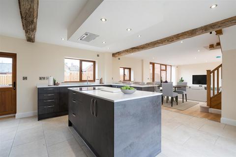 2 bedroom barn conversion for sale, Fallon Court, Tanworth-In-Arden