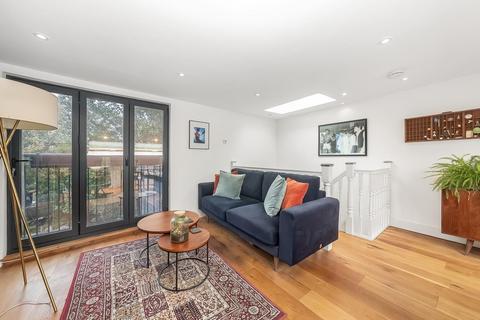 2 bedroom flat for sale, Lordship Lane, East Dulwich, London, SE22