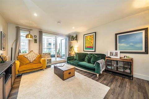 2 bedroom flat for sale, Moulding Lane, London SE14