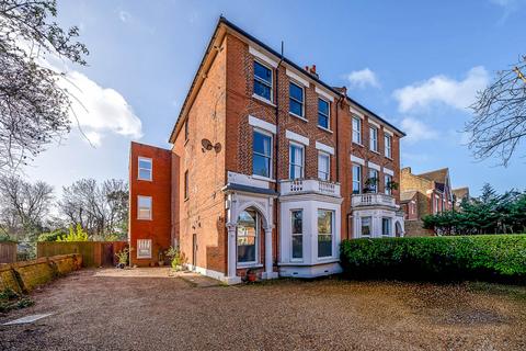 3 bedroom maisonette for sale, Idmiston Road, London, SE27