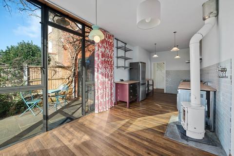 3 bedroom maisonette for sale, Idmiston Road, London, SE27