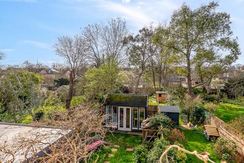 3 bedroom maisonette for sale, Idmiston Road, London, SE27
