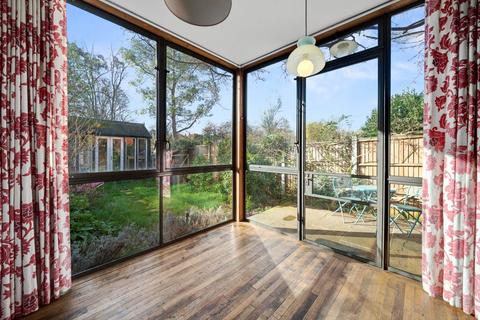 3 bedroom maisonette for sale, Idmiston Road, London, SE27